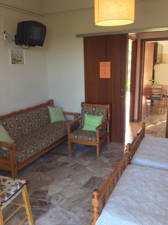 Apartments Rania Tolo Bilik gambar