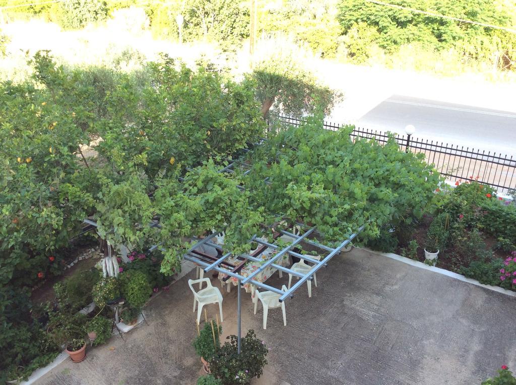 Apartments Rania Tolo Bilik gambar
