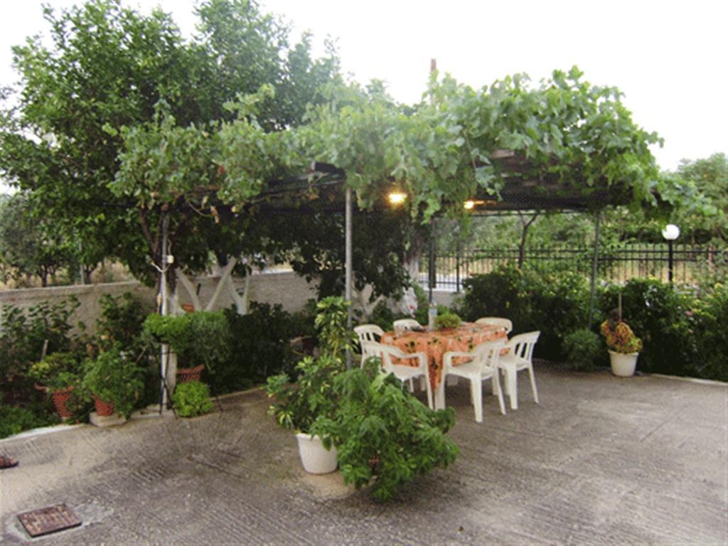 Apartments Rania Tolo Bilik gambar